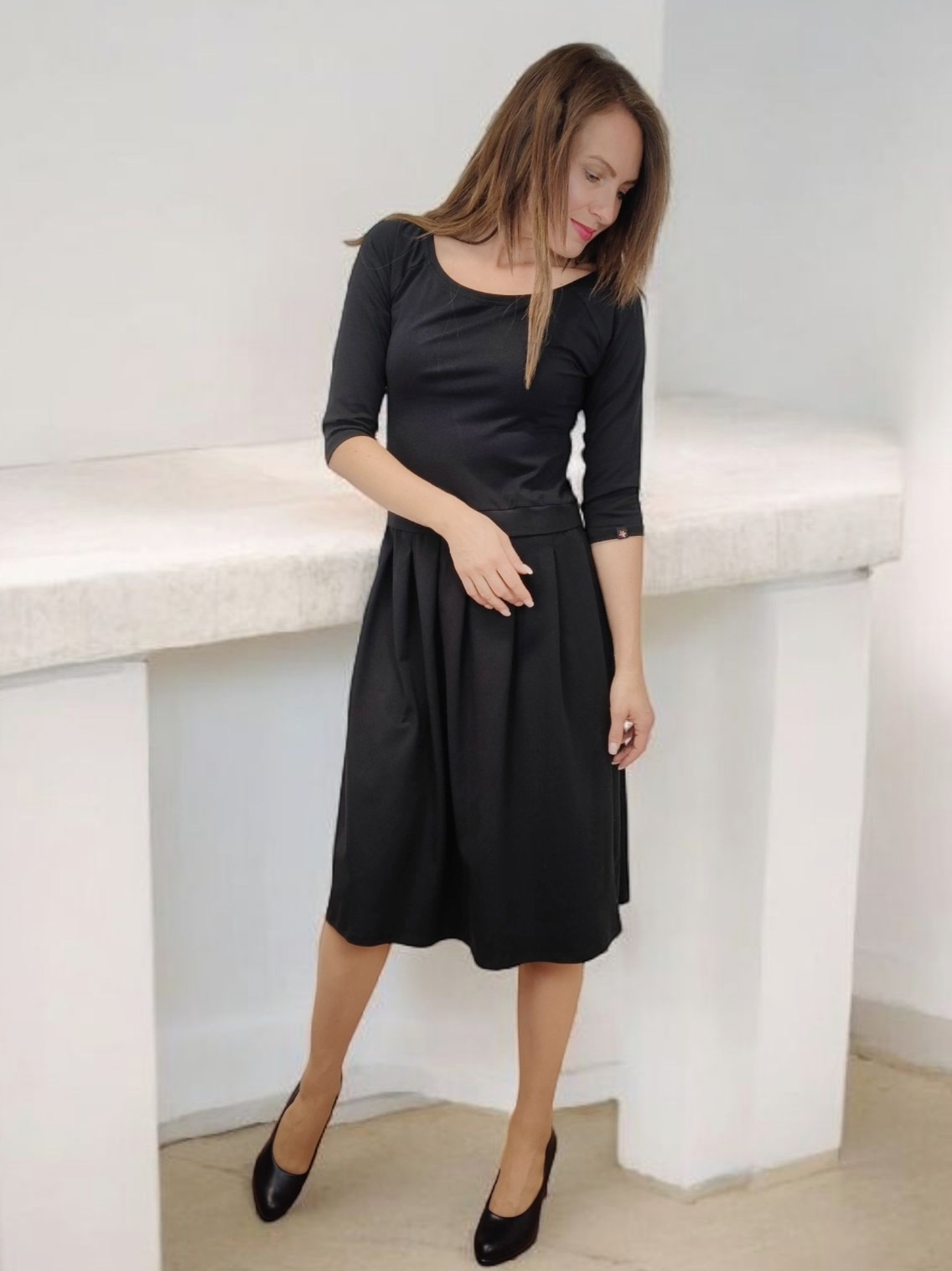 jednobarevné dámské šaty ALVA černé elegantní